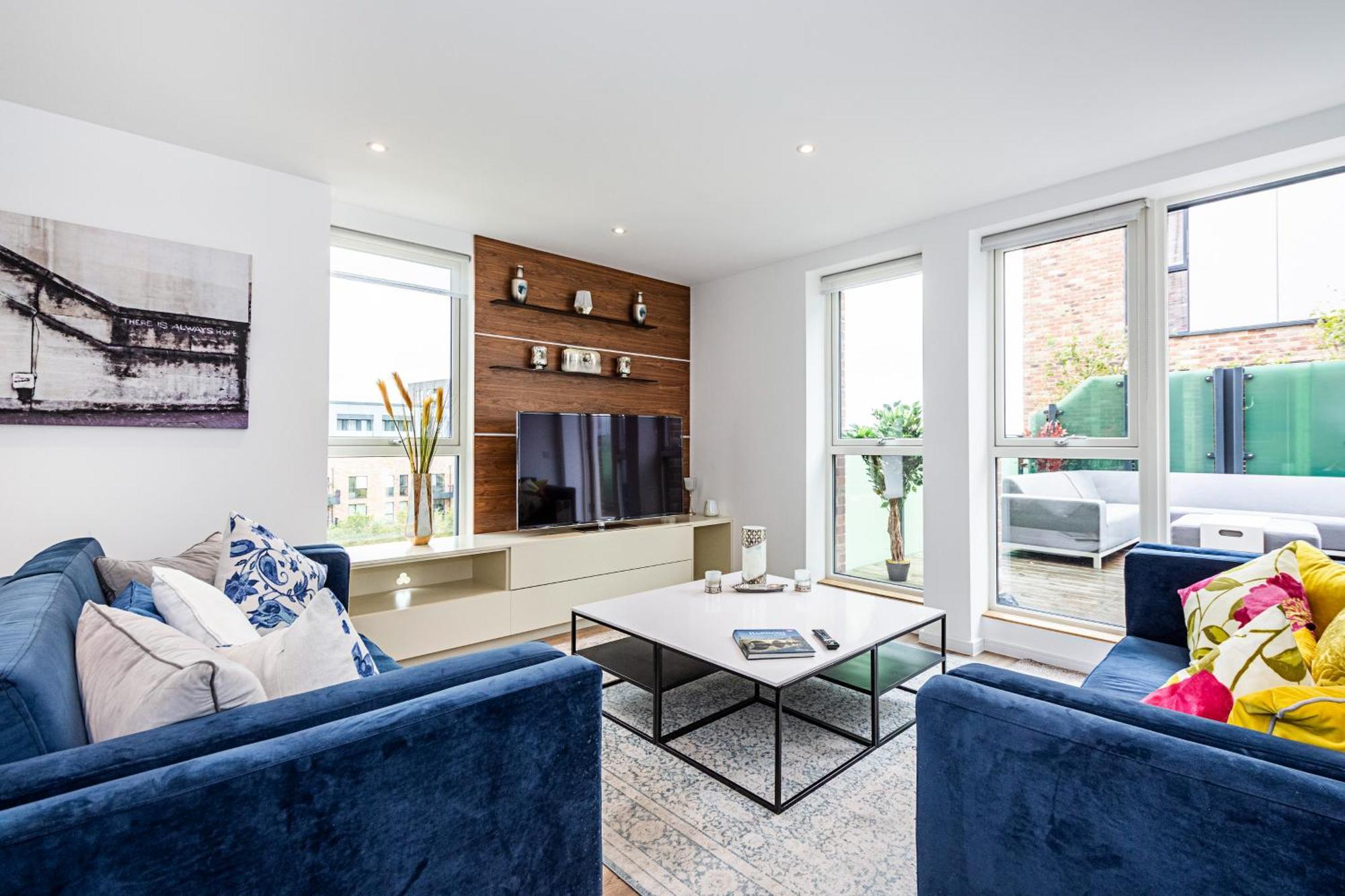 Chiswick Park 3 Bed 3 Bath West London - Parking Apartment Екстериор снимка